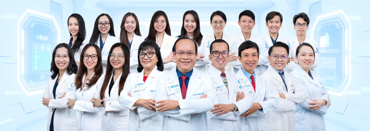 Hình: Đội ngũ bác sĩ nha khoa Nhân Tâm