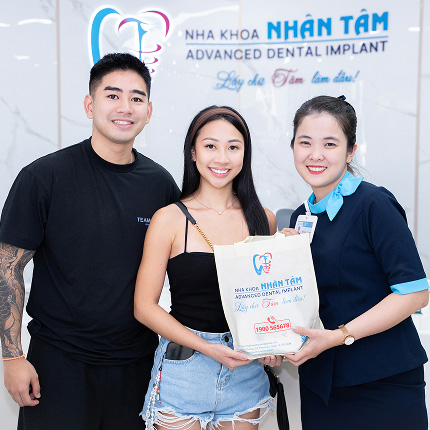 Hình: Khách hàng Lê Thúy và Bảo Đức