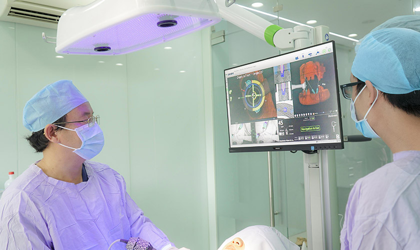 Robot định vị cấy ghép Implant Navigation
