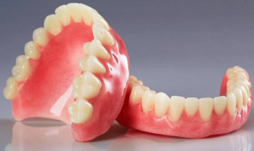 How to care for your dentures?