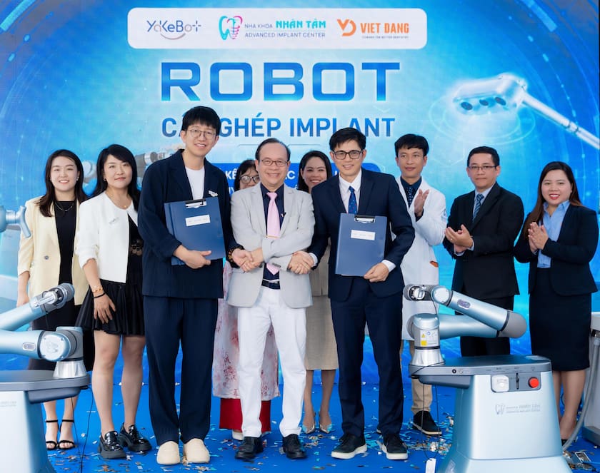 Dental implant robotic systems - Strategic Partnership Signing & Technology Transfer Ceremony at Nhan Tam Dental Hình: Dental implant robotic systems - Strategic Partnership Signing & Technology Transfer Ceremony at Nhan Tam Dental