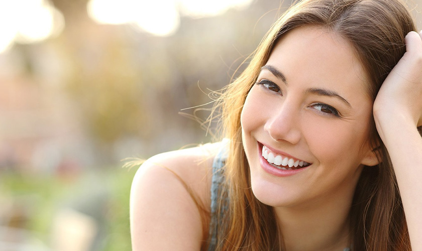 Hình: Porcelain Veneer - Solutions for beautiful teeth