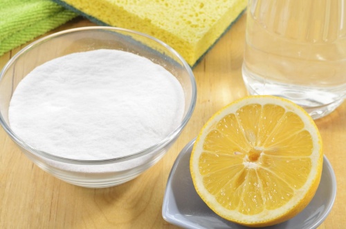 9 Natural Ways to Whiten Teeth at Home