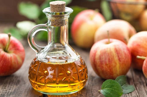 9 Natural Ways to Whiten Teeth at Home
