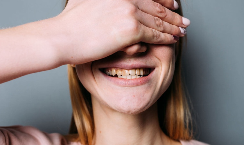 Causes of tooth discoloration