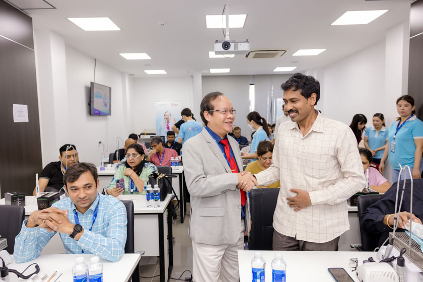 Dr. Vo Van Nhan's teaching session was highly appreciated by experts and doctors from India.