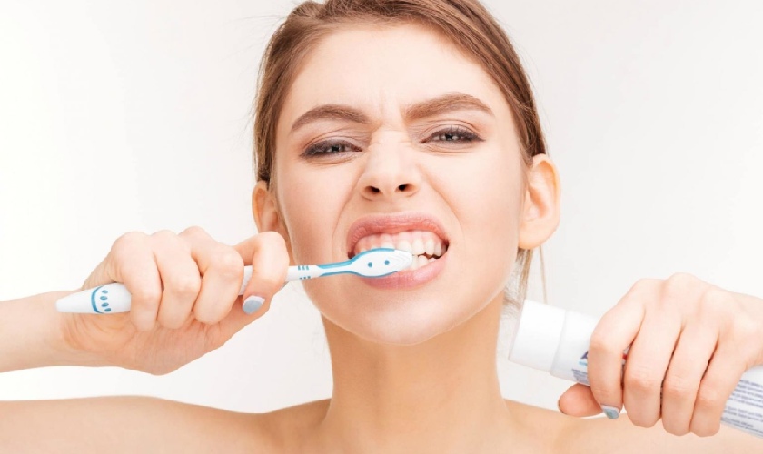 What are sensitive teeth?